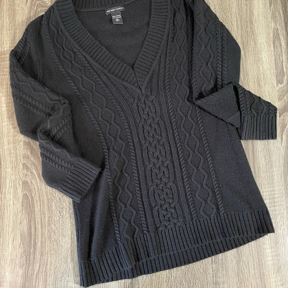 New York and company black woman’s sweater medium